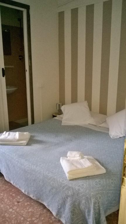 Bed Il Faro Bed & Breakfast Finale Ligure Ngoại thất bức ảnh